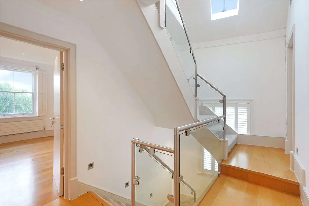 Downside Crescent, London, NW3, photo 6