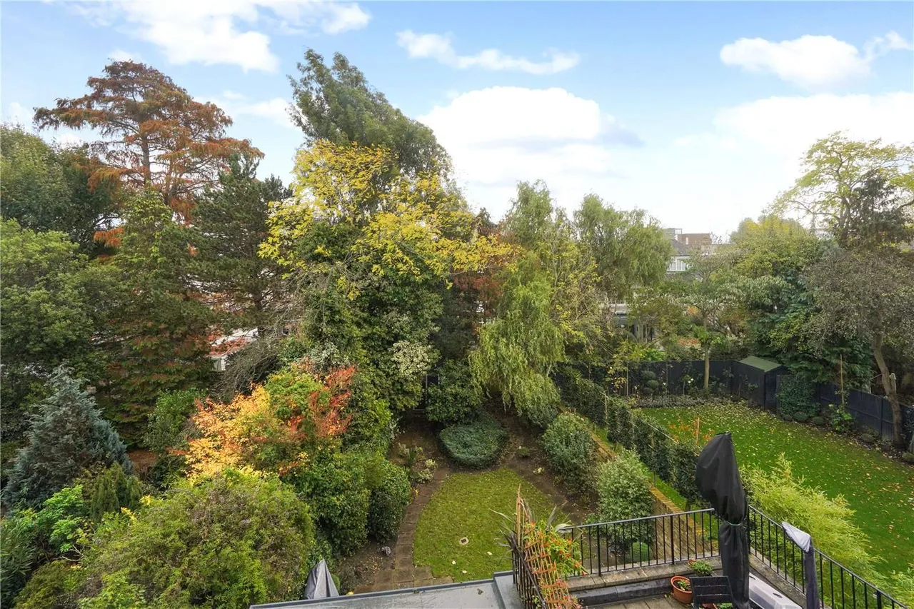 Downside Crescent, London, NW3, photo 3