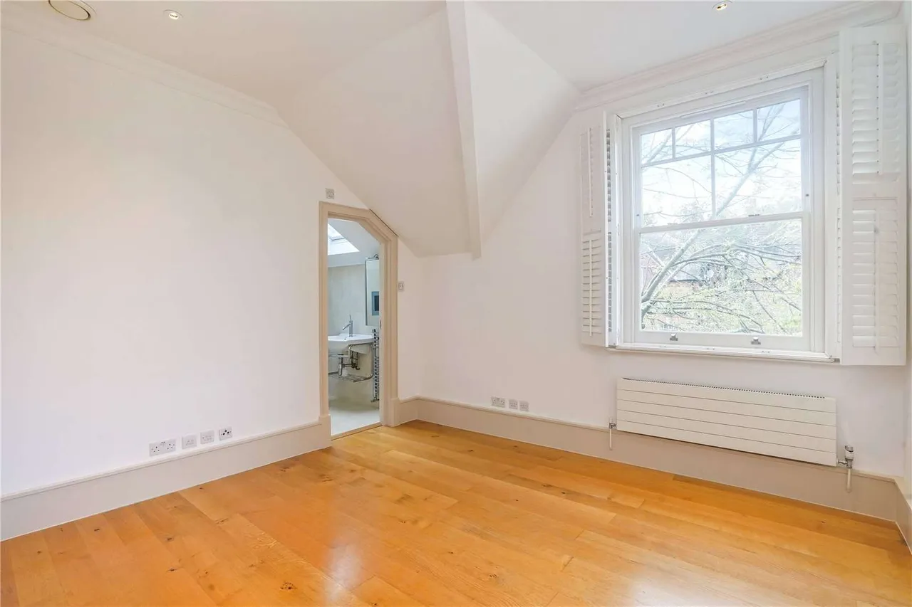 Downside Crescent, London, NW3, photo 11