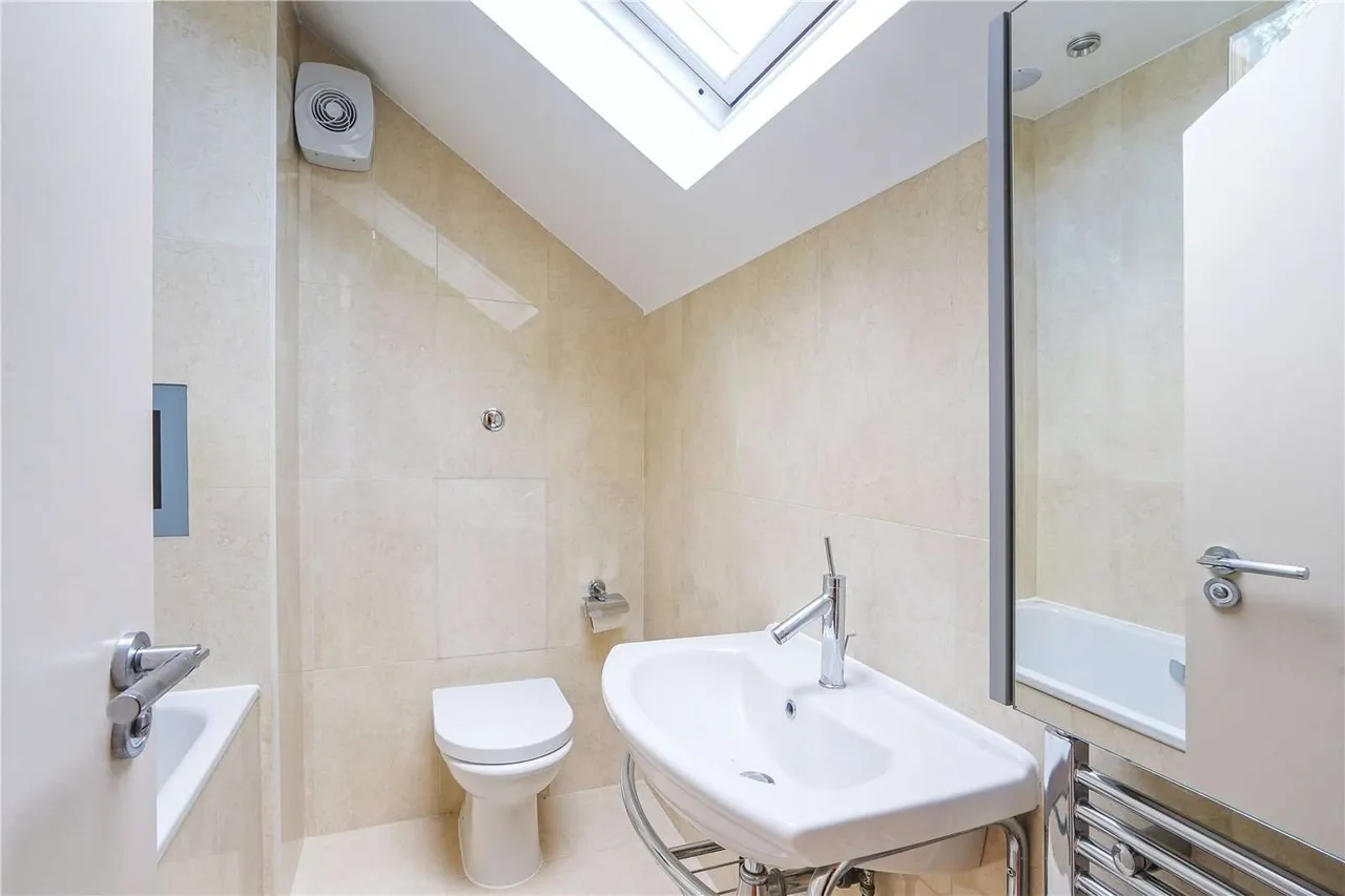 Downside Crescent, London, NW3, photo 12