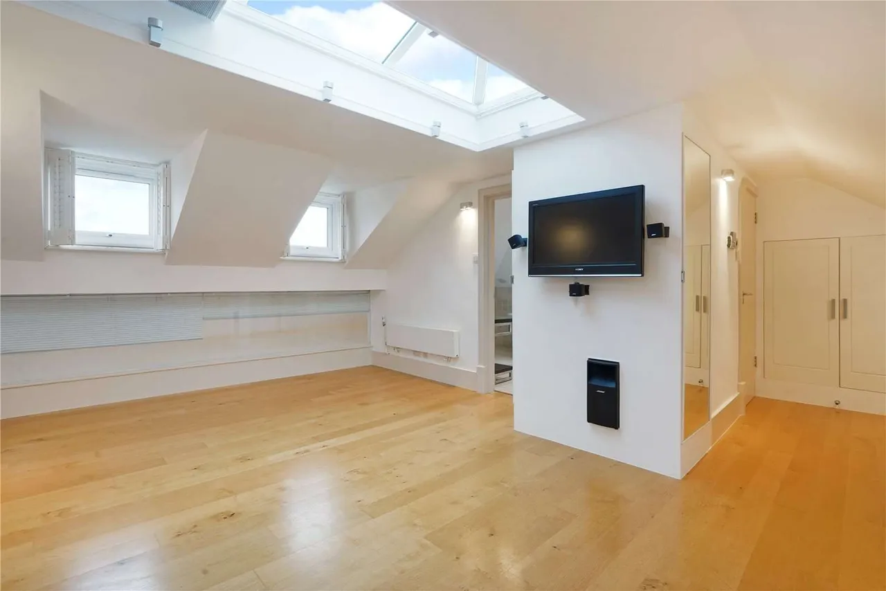 Downside Crescent, London, NW3, photo 10