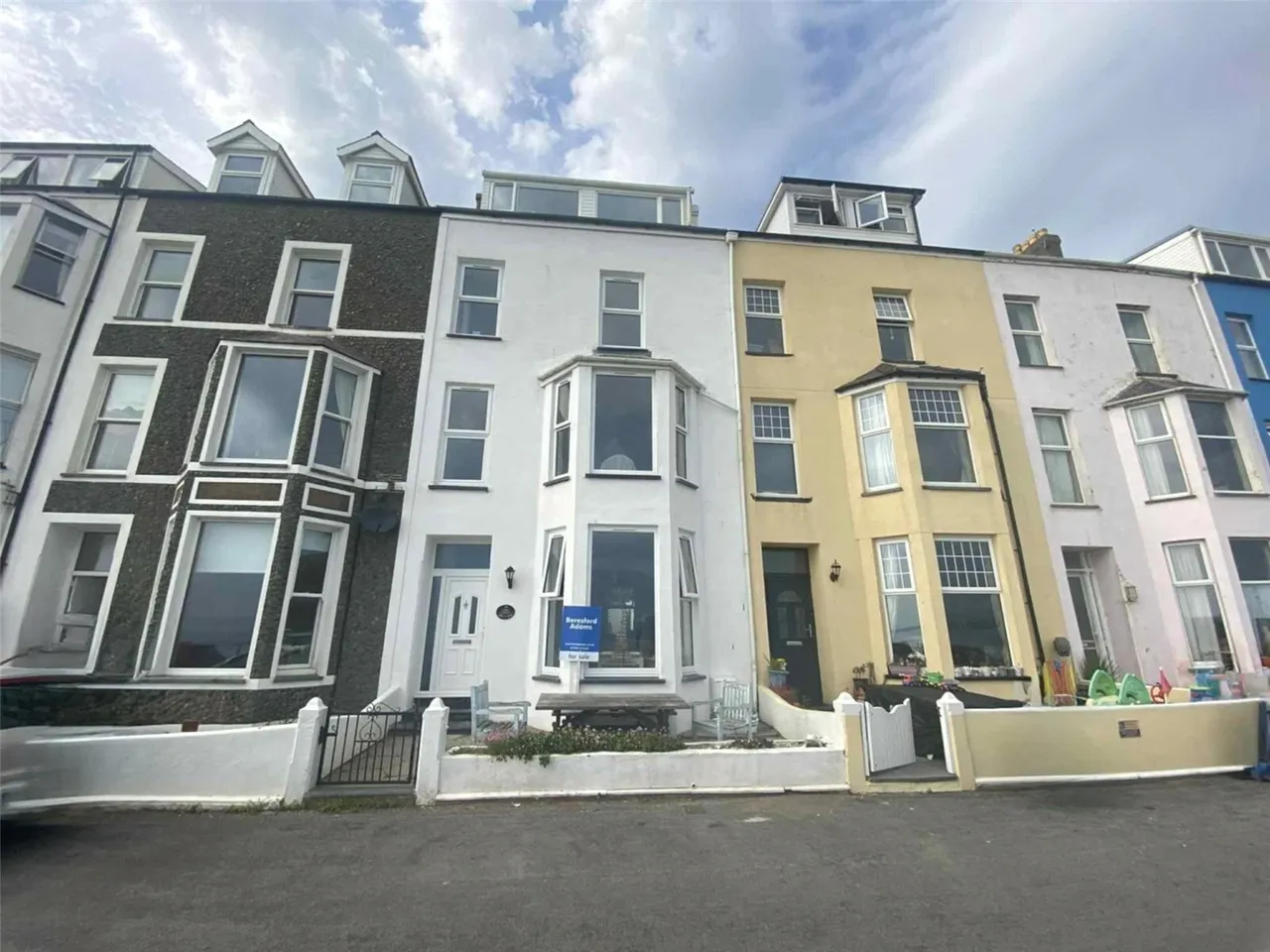 6 bed house for sale, Marine Terrace, Criccieth, LL52