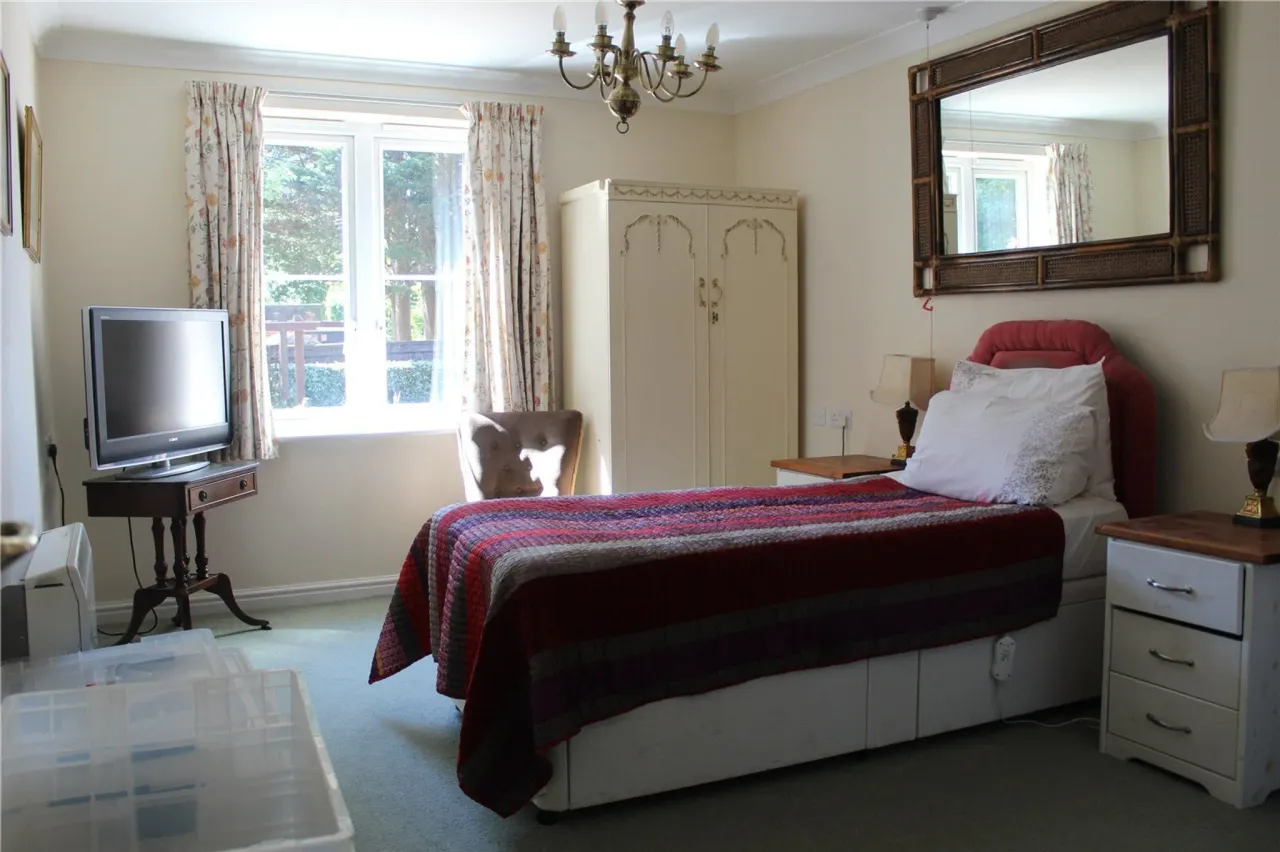 Oyster Lane, Byfleet, West Byfleet, S..., photo 4