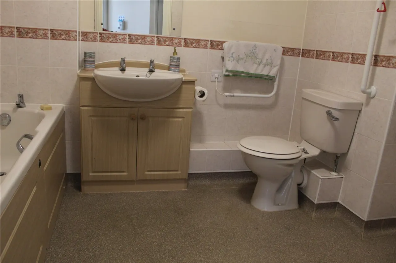 Oyster Lane, Byfleet, West Byfleet, S..., photo 5