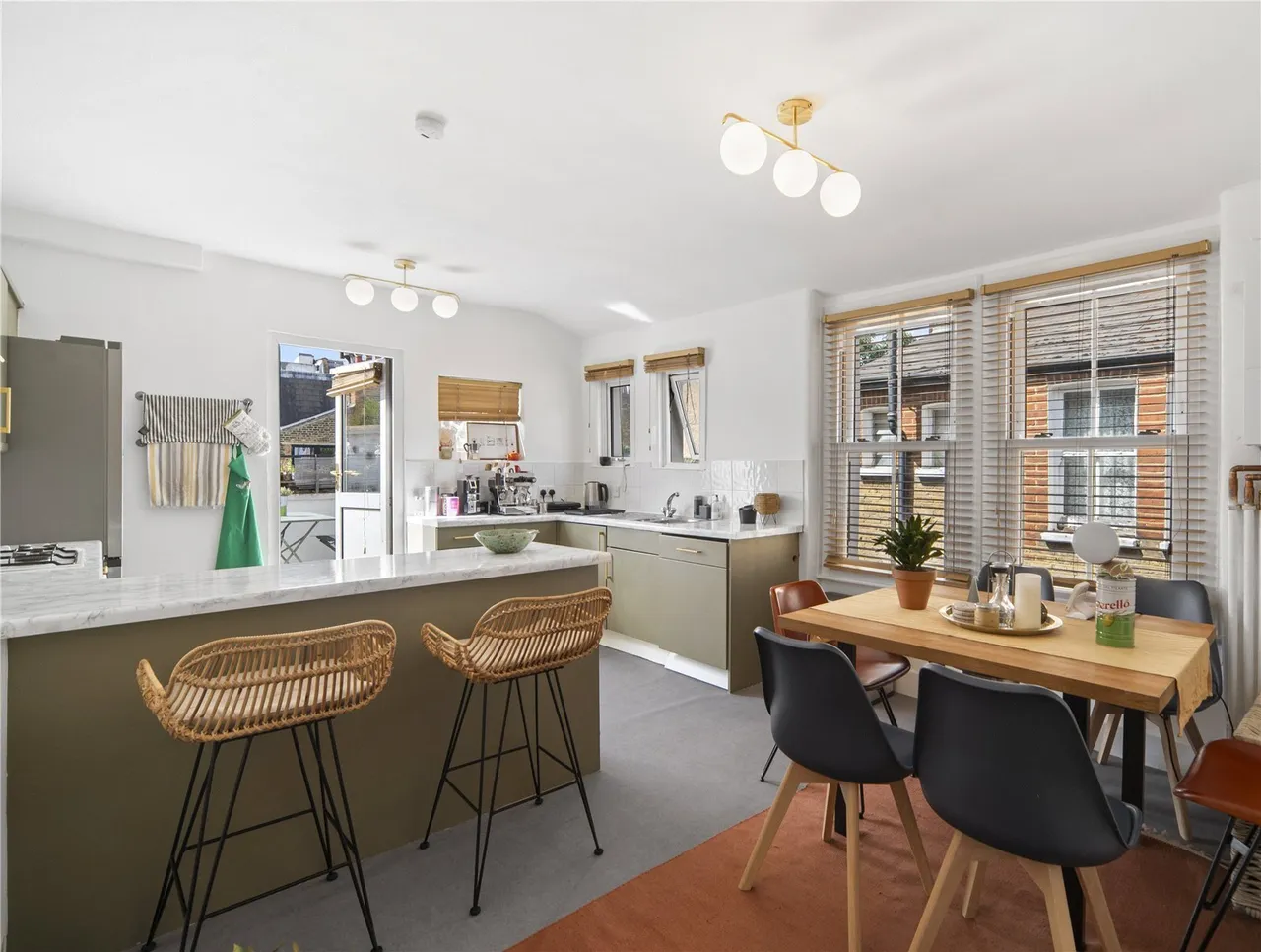 2 bed flat for sale, Louisville Road, London, SW17
