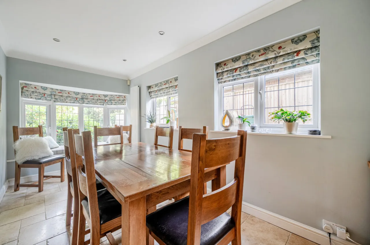 Brackendale Close, Camberley, GU15, photo 16