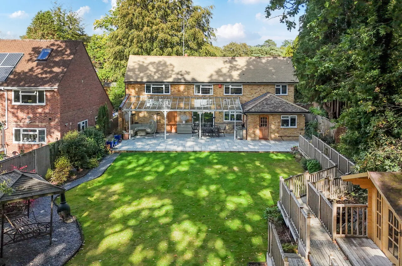Brackendale Close, Camberley, GU15, photo 2