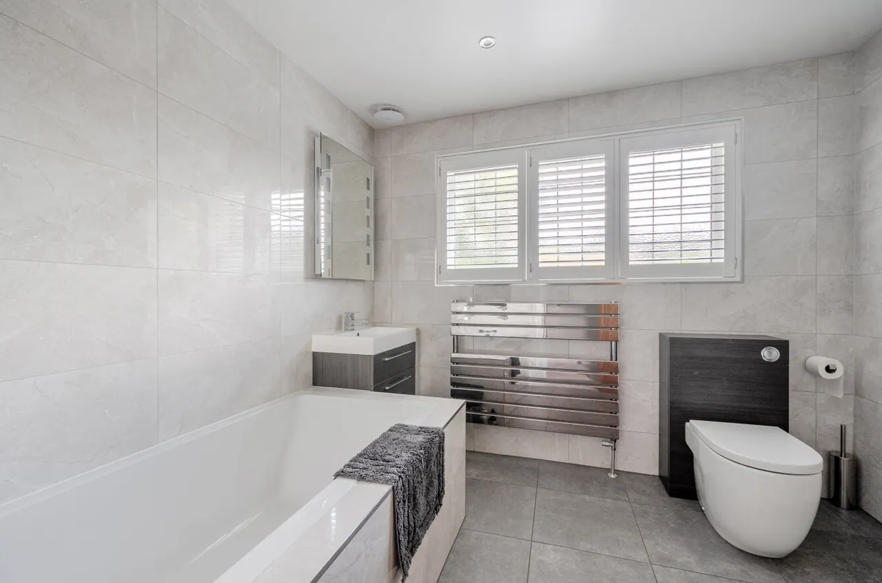 Brackendale Close, Camberley, GU15, photo 9