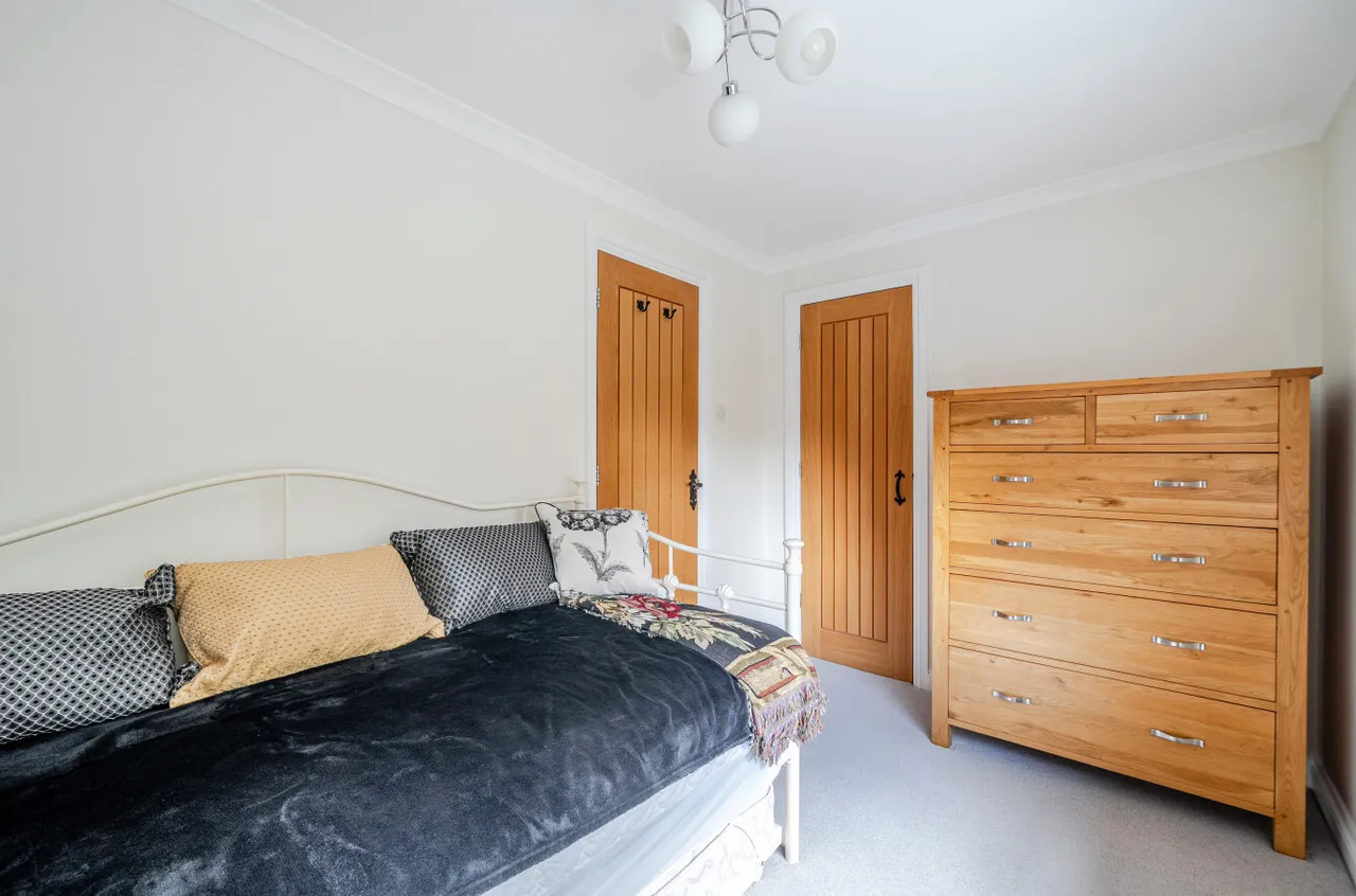 Brackendale Close, Camberley, GU15, photo 10