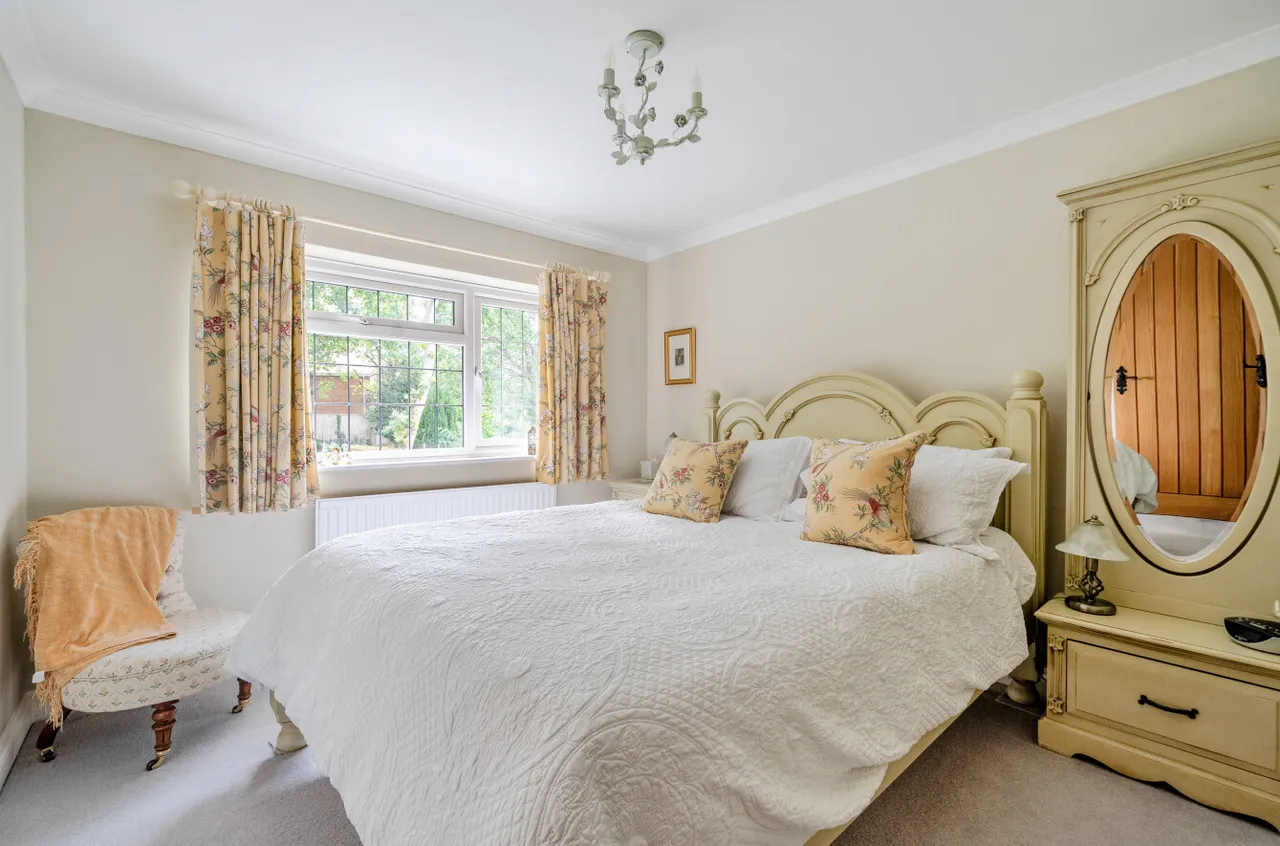 Brackendale Close, Camberley, GU15, photo 8