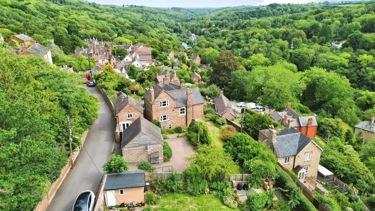 Hillside, Ironbridge, TF8, photo 3
