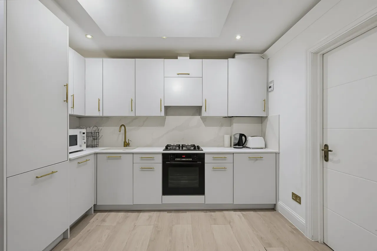 3 bed flat for sale, Raven Row, London, E1
