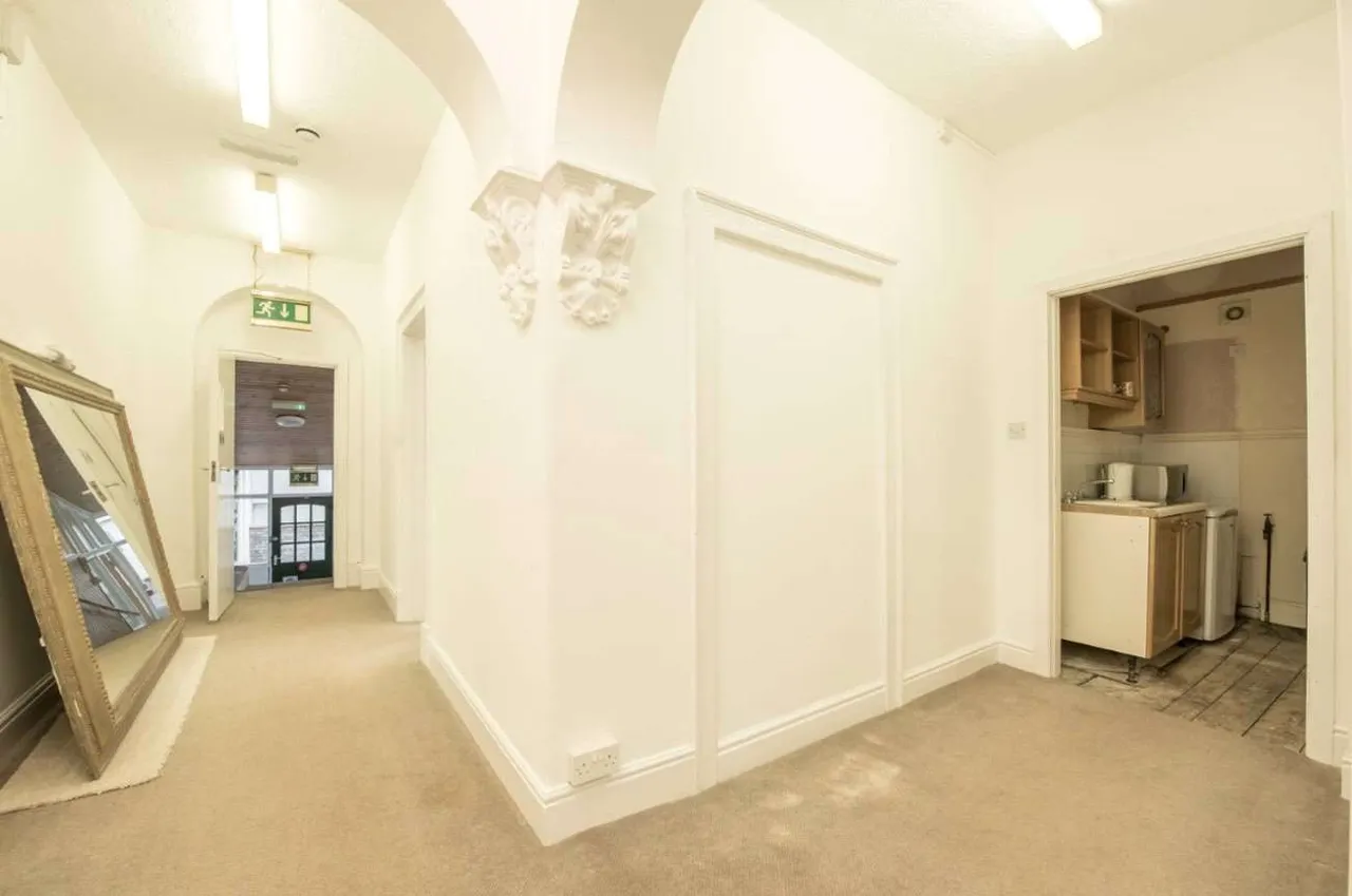 St. Peters Street, Carmarthen, Carmarthenshire, SA31 1LN, photo 12