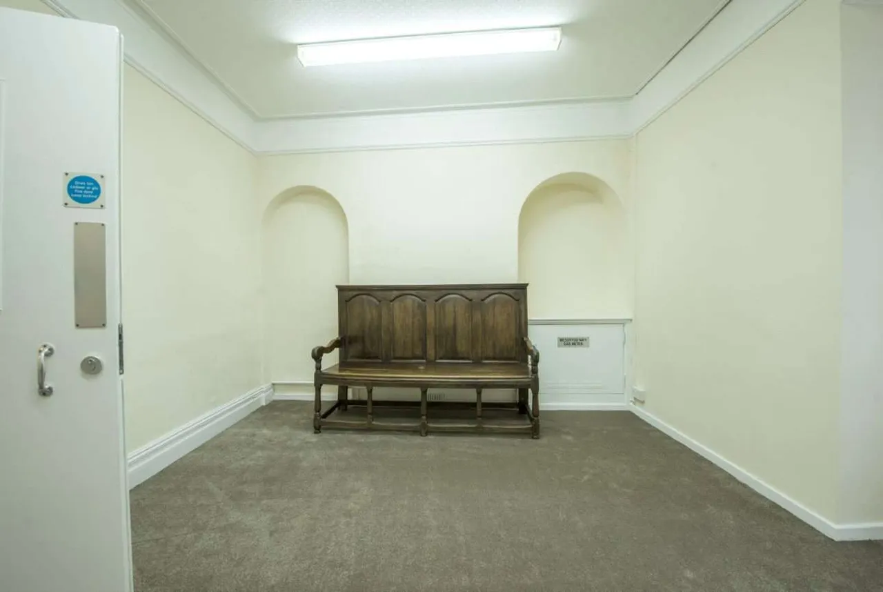 St. Peters Street, Carmarthen, Carmarthenshire, SA31 1LN, photo 10