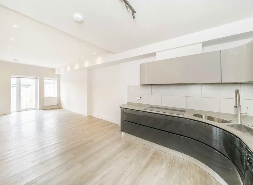 Woodland Way, Mill Hill, NW7, photo 2