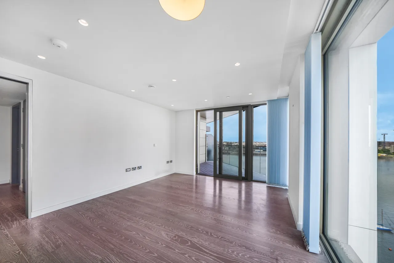 Pilot Walk, 1 The Lighterman, Greenwich Peninsula, London, SE10, photo 4