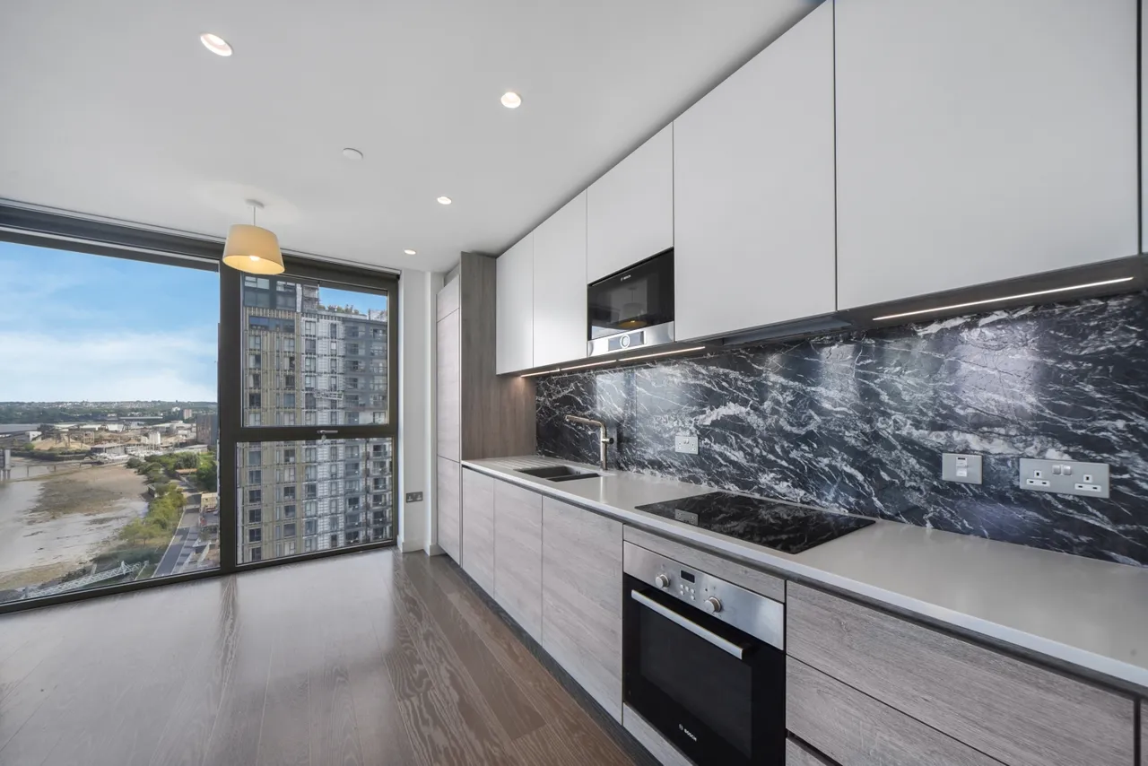 Pilot Walk, 1 The Lighterman, Greenwich Peninsula, London, SE10, photo 3