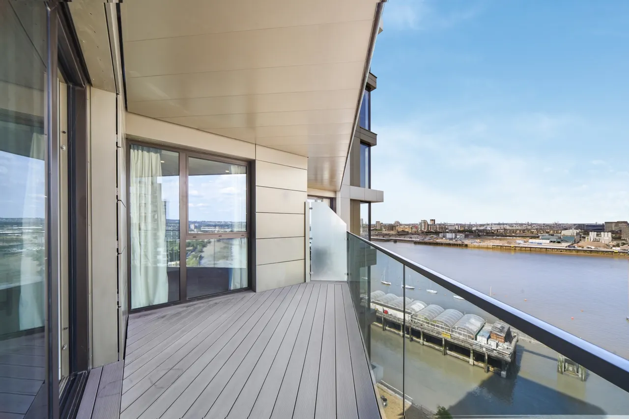 Pilot Walk, 1 The Lighterman, Greenwich Peninsula, London, SE10, photo 10