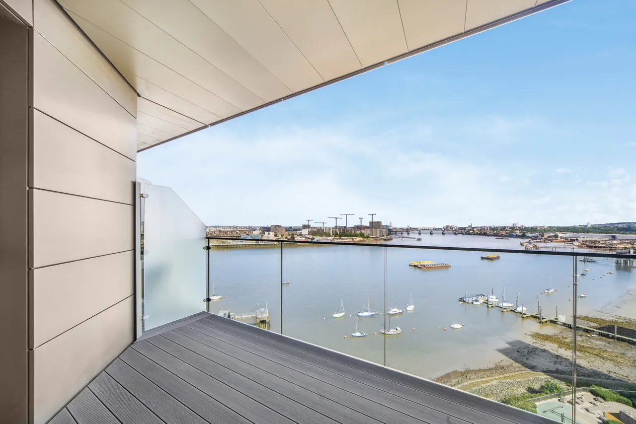 Pilot Walk, 1 The Lighterman, Greenwich Peninsula, London, SE10, photo 11