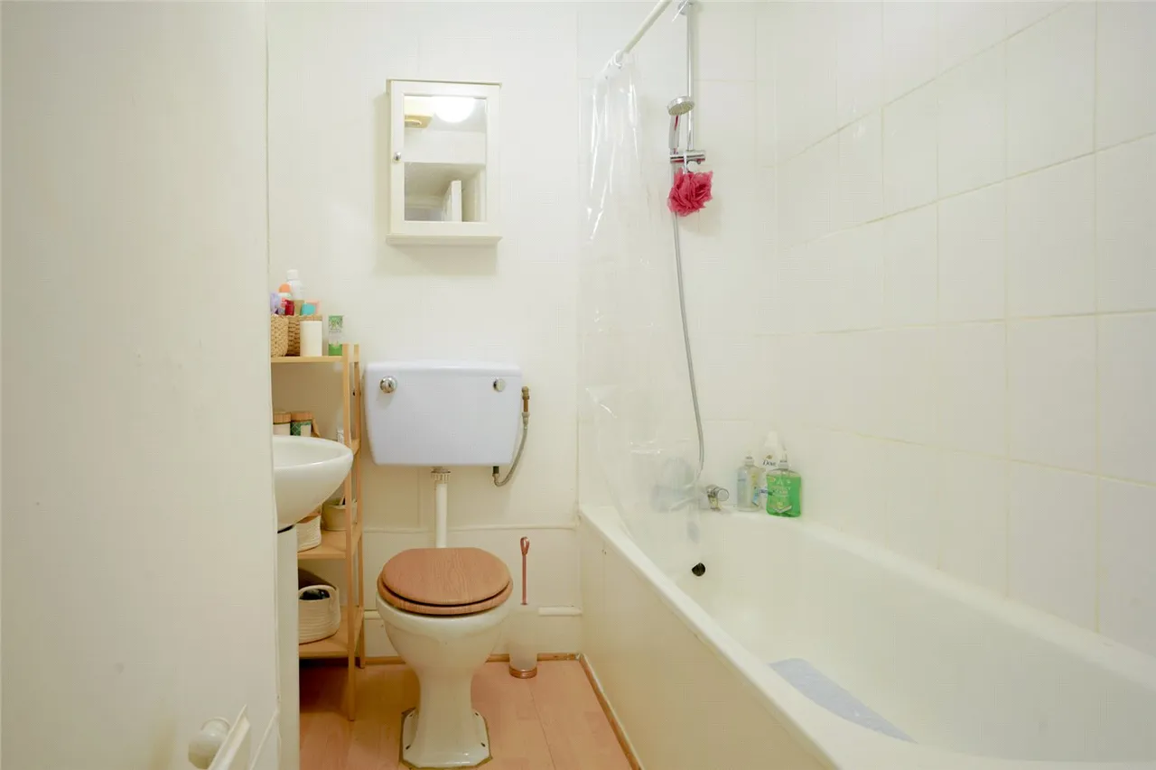 Thorncliffe Road, London, SW2, photo 4