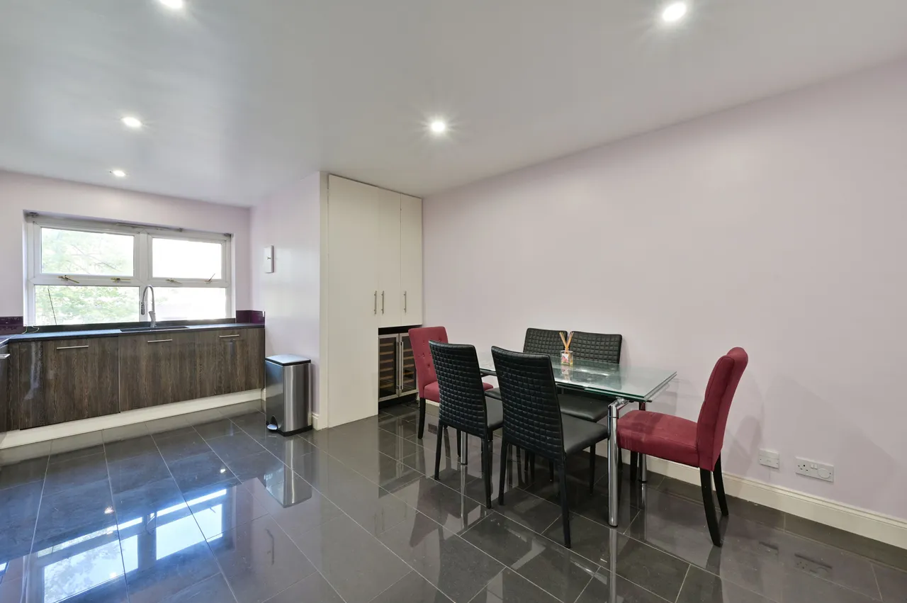 5 Seymour Court, 333 Upper Richmond Road, London, photo 2
