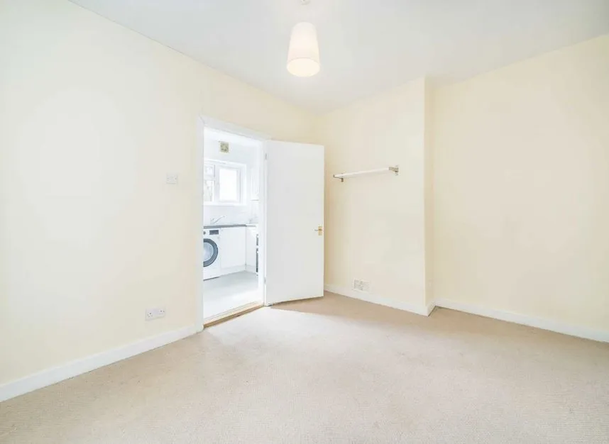 Dornton Road, Clapham South, SW12, photo 3