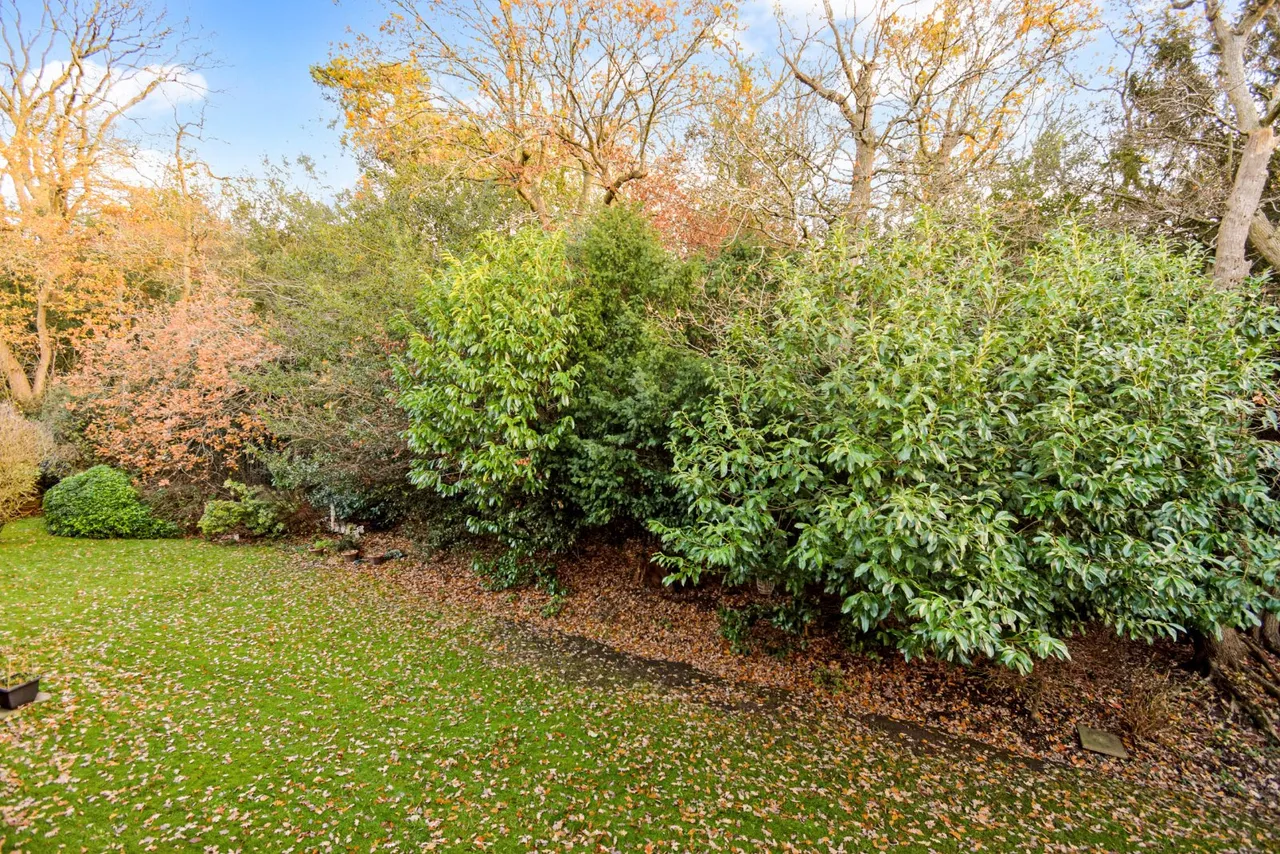 Guardian Court, Langtons Meadow, SL2, photo 11