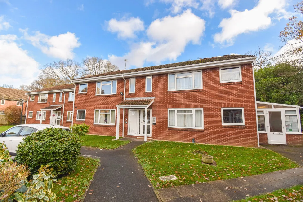 2 bed guardian court, langtons meadow, farnham common,sl2 for sale, Guardian Court, Langtons Meadow, SL2