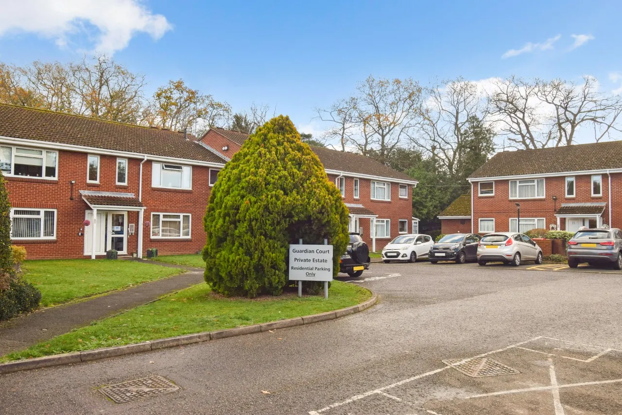 Guardian Court, Langtons Meadow, SL2, photo 9