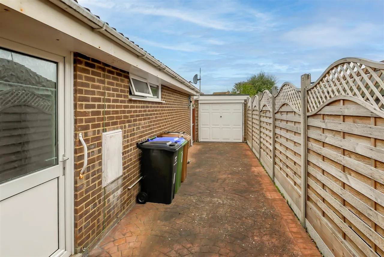 Southway, Littlehampton, photo 24
