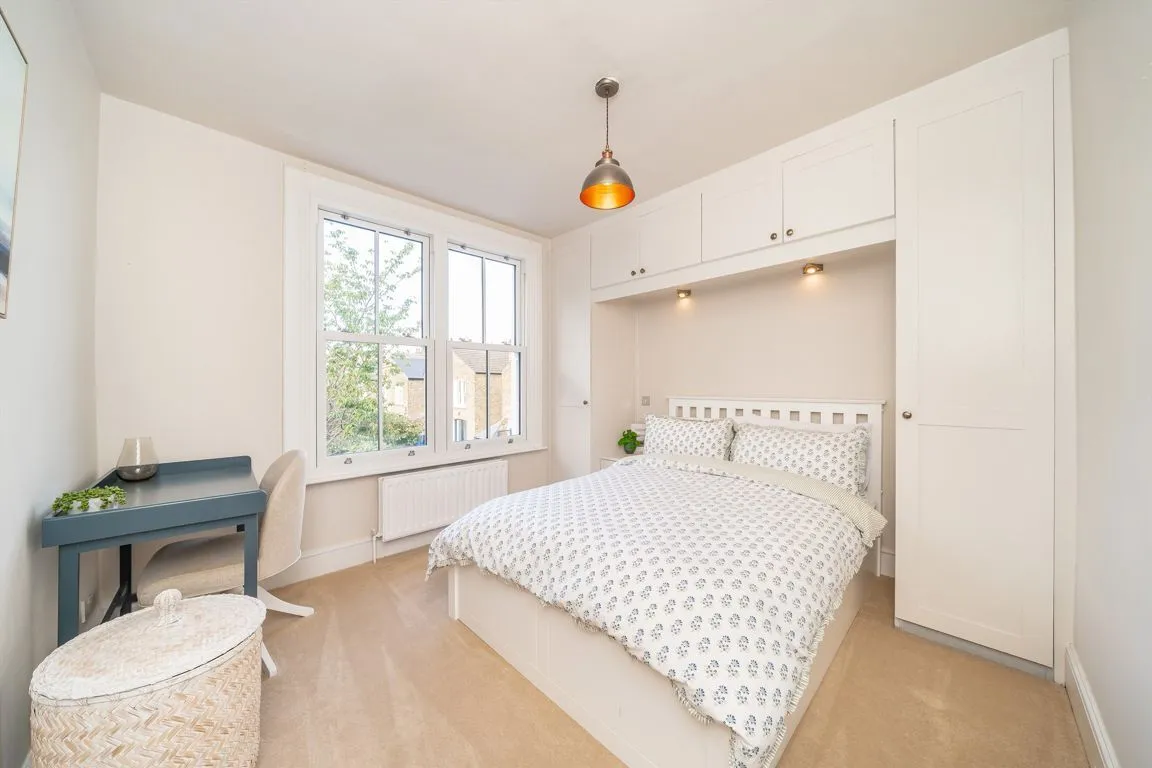Salford Road, SW2, photo 3