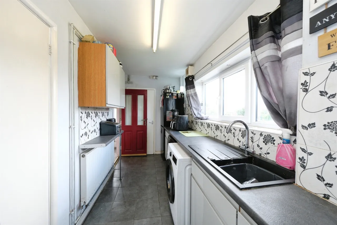 Central Walk, Brimington, S43, photo 11