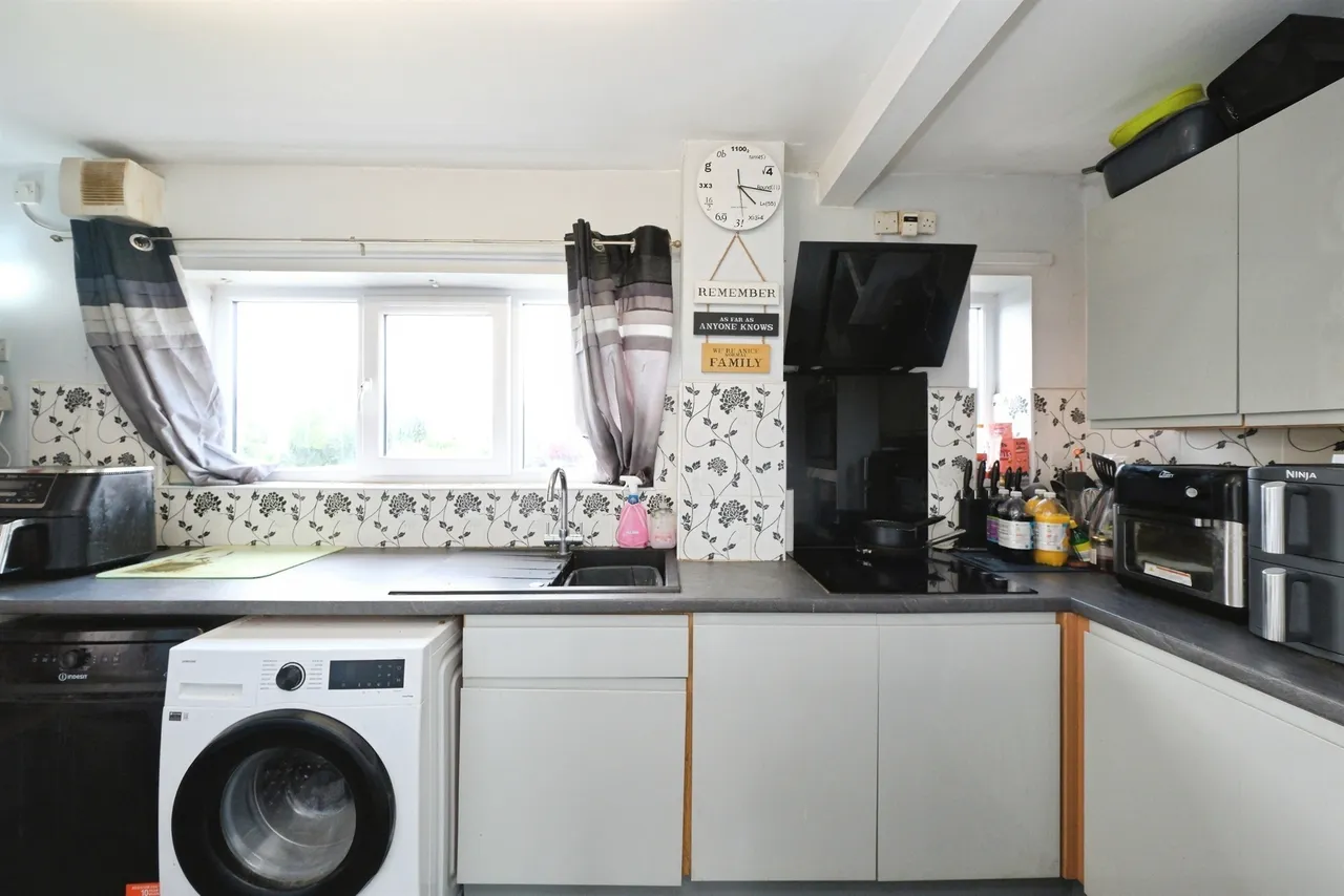 Central Walk, Brimington, S43, photo 10