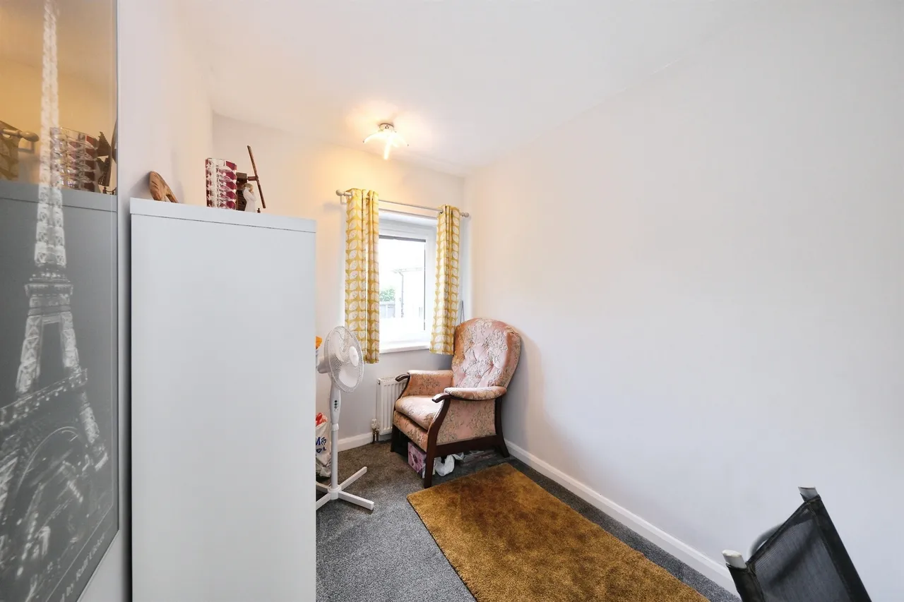Central Walk, Brimington, S43, photo 25
