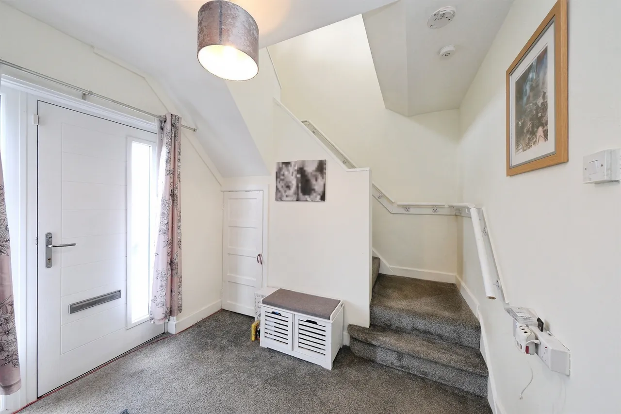 Central Walk, Brimington, S43, photo 4