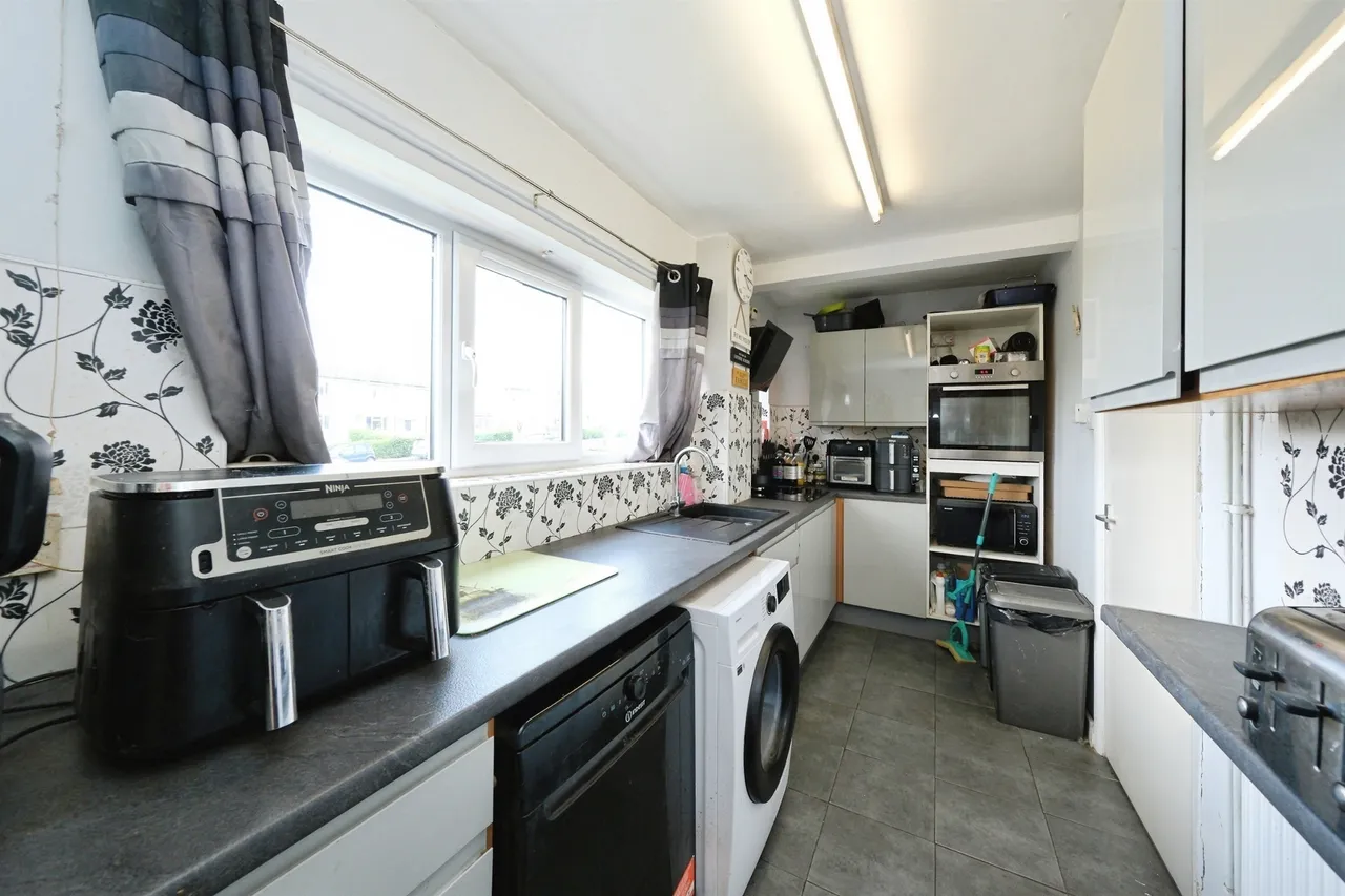 Central Walk, Brimington, S43, photo 12