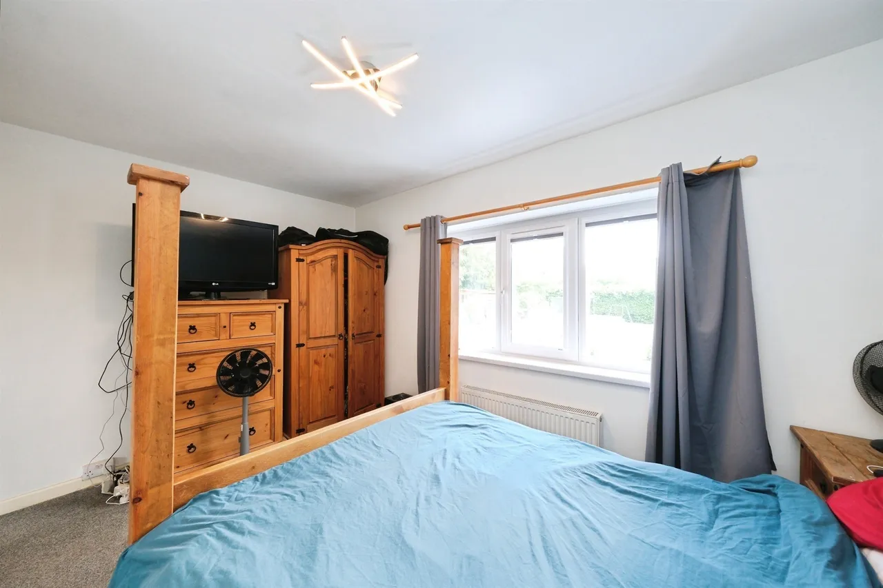 Central Walk, Brimington, S43, photo 16