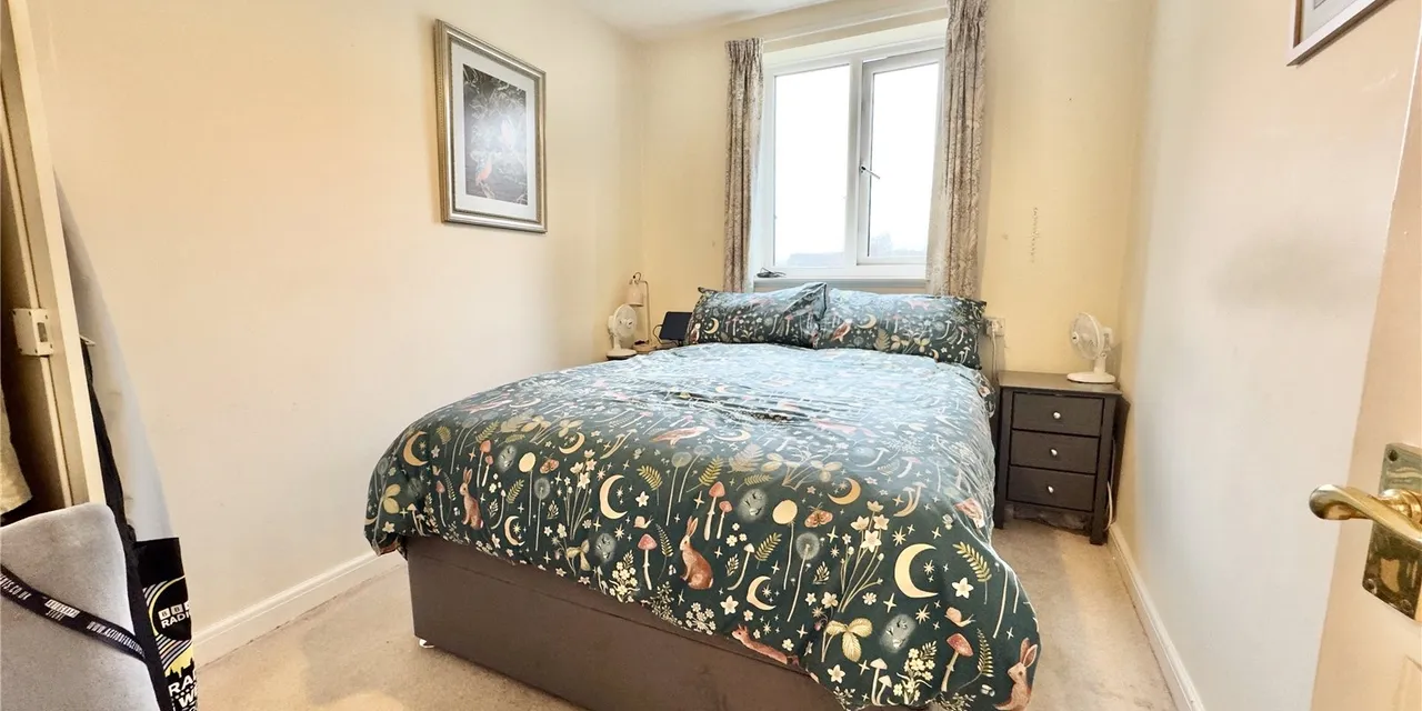 Erica Court, Heswall, CH60, photo 10