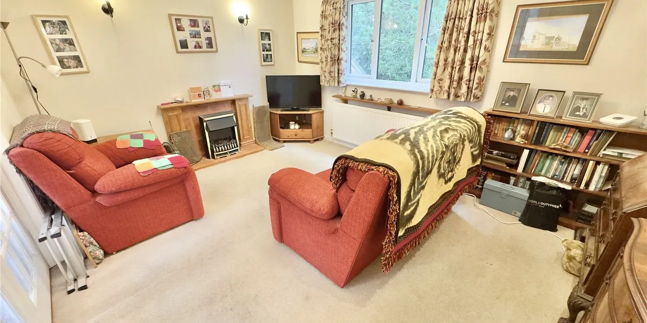 Erica Court, Heswall, CH60, photo 4