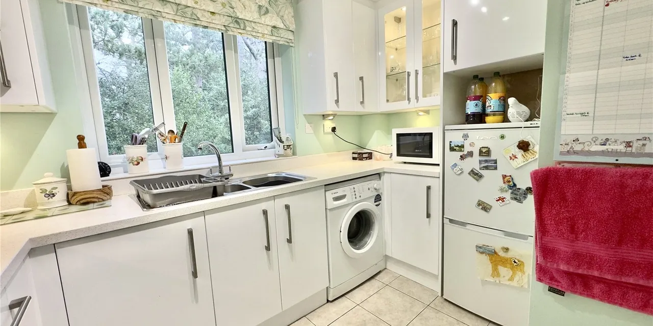 Erica Court, Heswall, CH60, photo 7
