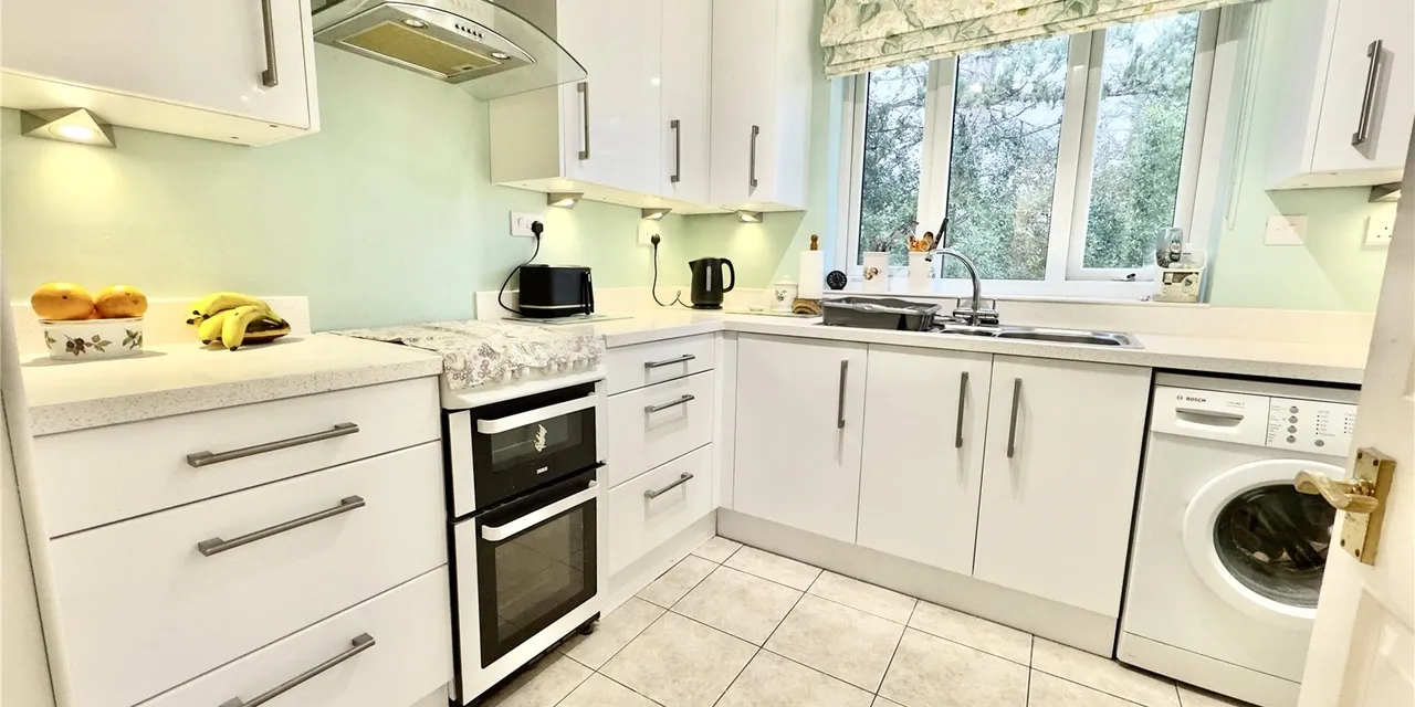 Erica Court, Heswall, CH60, photo 2