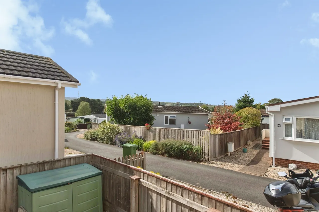 First Avenue, Newport Park, EX2, photo 19