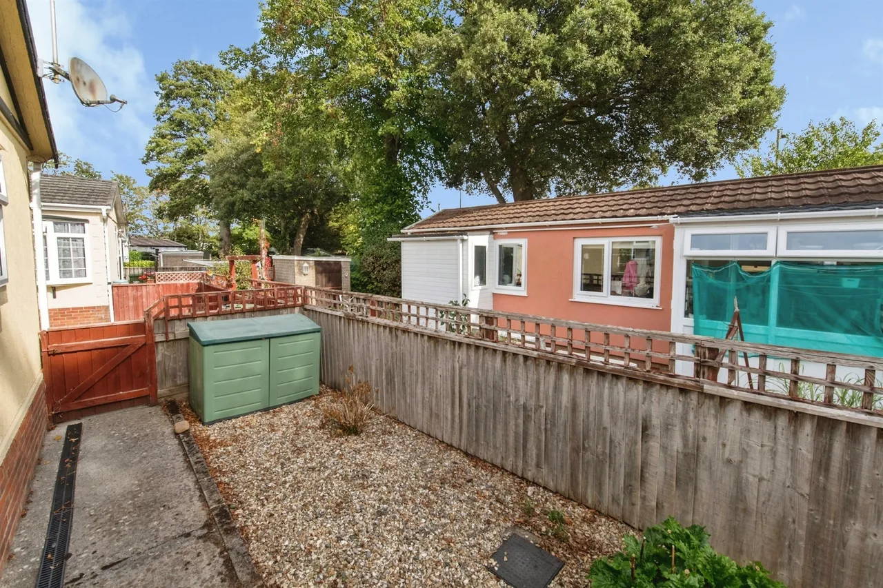 First Avenue, Newport Park, EX2, photo 17