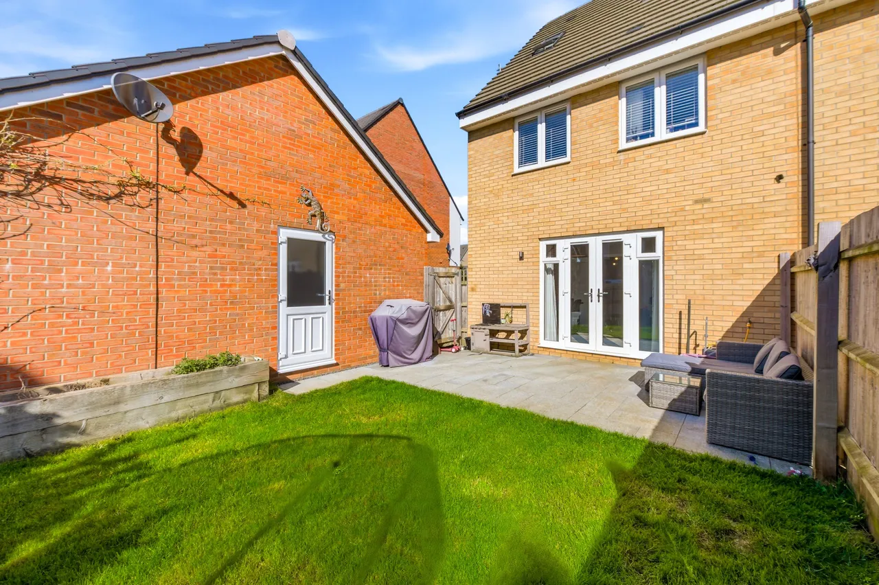 Fontaines Road, Glebe Farm, Milton Keynes, Milton Keynes, MK17 8NZ, photo 4