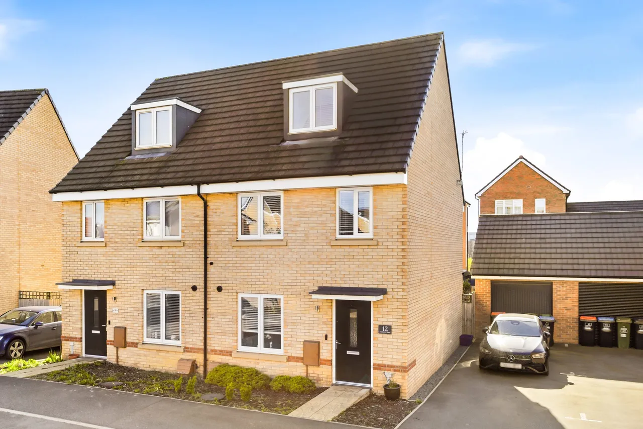 4 bed house for sale — Fontaines Road, Glebe Farm, Milton Keynes, Milton Keynes, MK17 8NZ