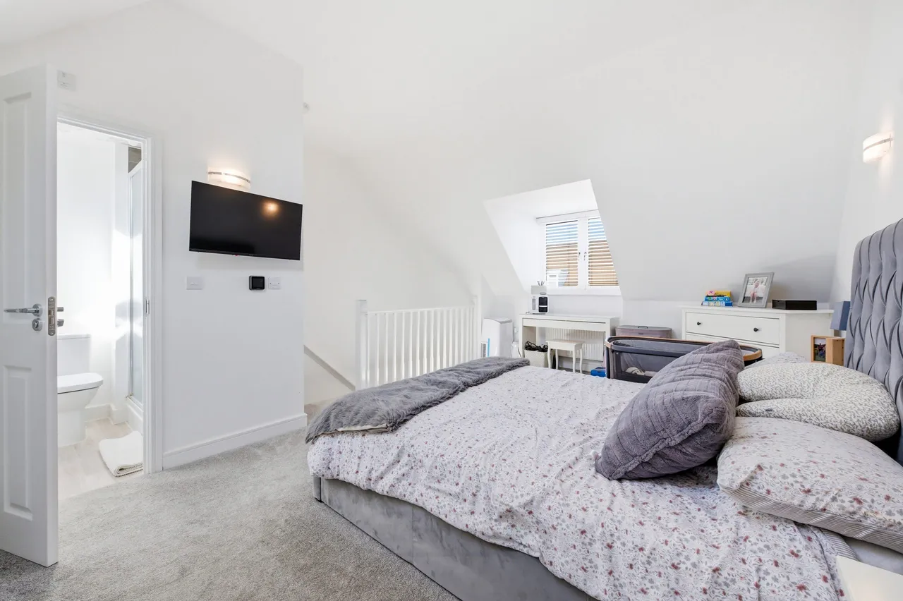 Fontaines Road, Glebe Farm, Milton Keynes, Milton Keynes, MK17 8NZ, photo 17