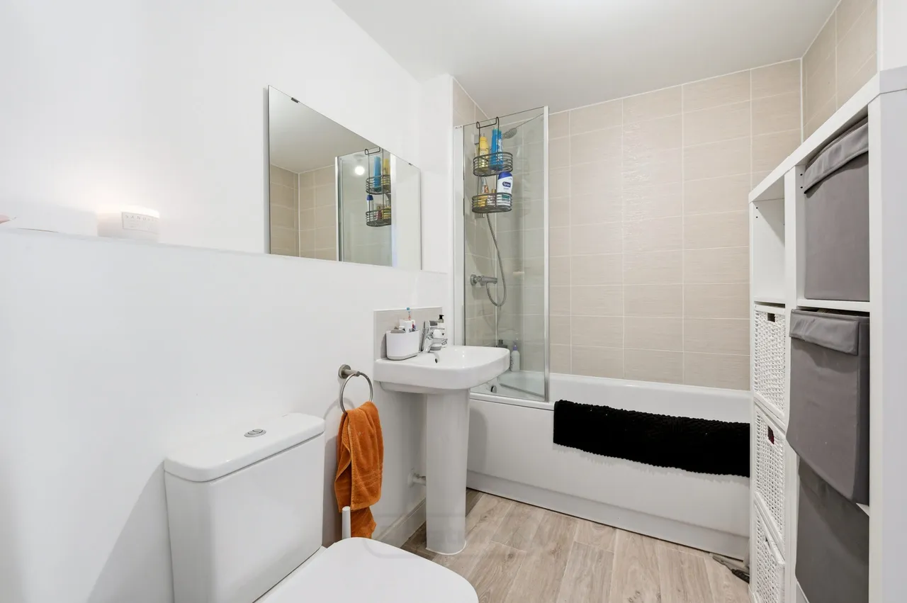 Fontaines Road, Glebe Farm, Milton Keynes, Milton Keynes, MK17 8NZ, photo 12