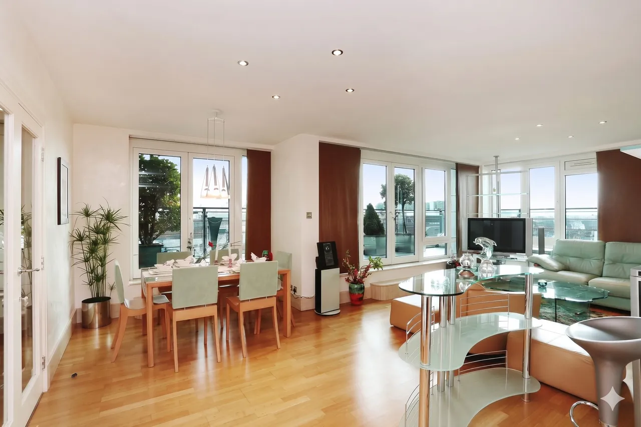 Millharbour, London, E14, photo 5