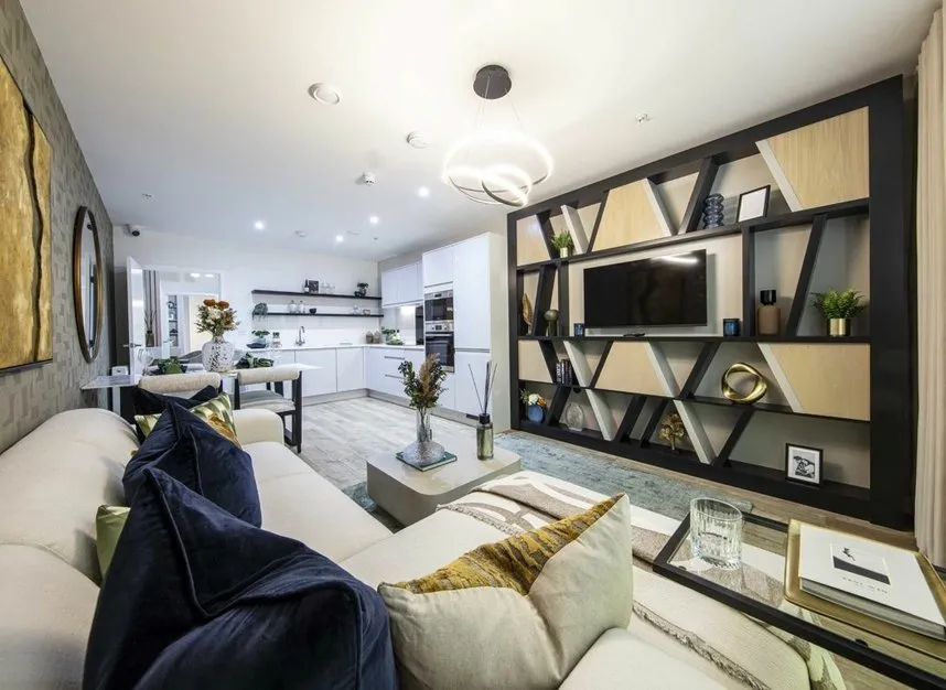 High Street, Brentford, TW8, photo 4