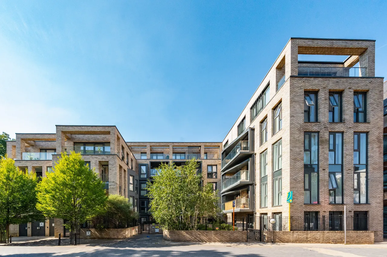 2 bed flat for sale — 31 Butler Court, Hyde Lane, London